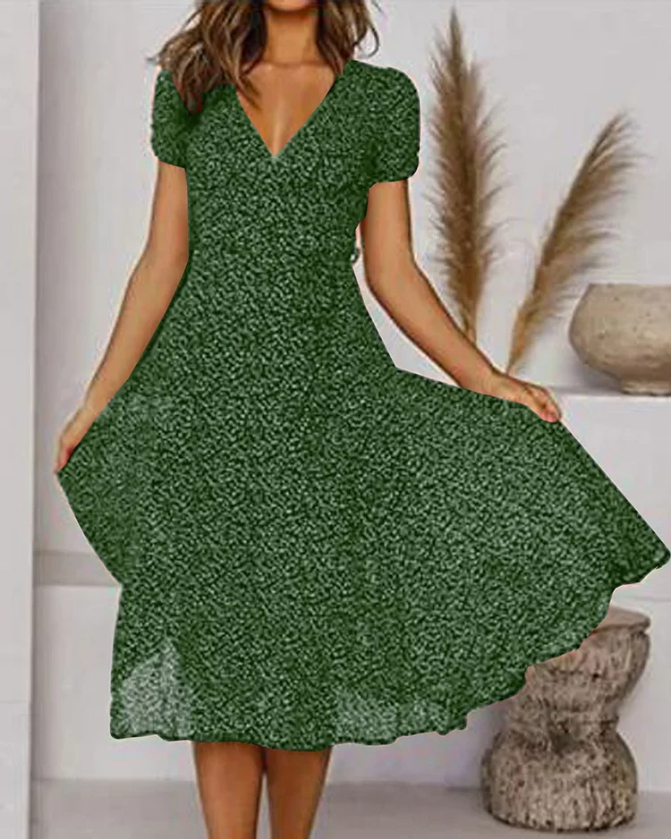 Cassandra | Vestido Midi Cruzado Floral – Decote em V Favorecedor | Verão Momount - Image 4
