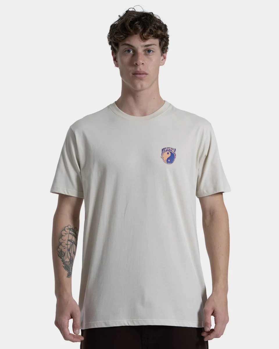 Camiseta Manga Curta Rusty Stickers Bege - Image 3